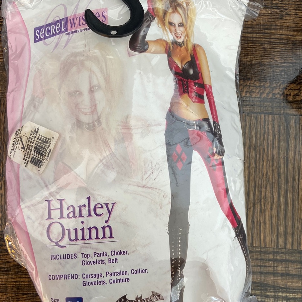 x small women costume! worn once!